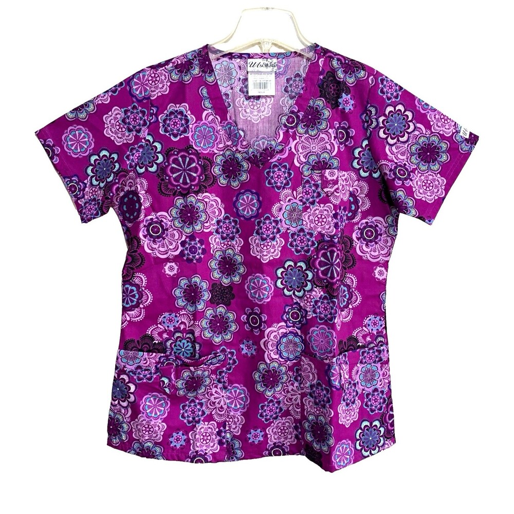 UA Scrubs Scrub Top Womens Sz Medium Purple Pink Blue Floral V-Neck Cotton Blend